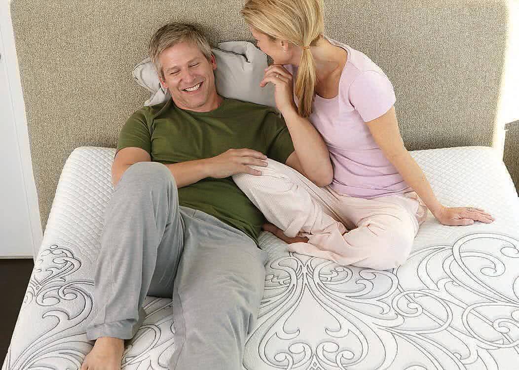 ������ Sealy Hybrid Plush � ������-������� ������ � ����������� ��������� ����